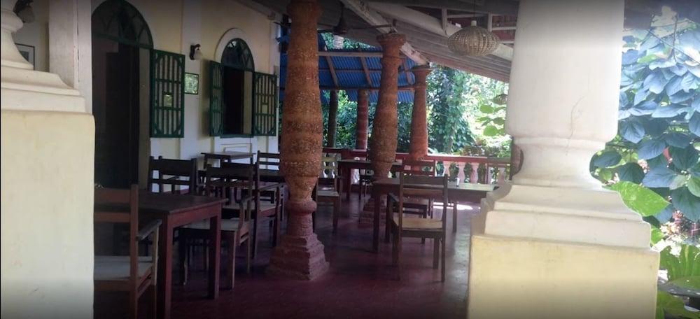 Astoria Hotel Parra Exterior photo