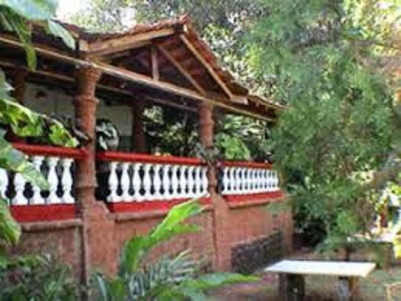 Astoria Hotel Parra Exterior photo